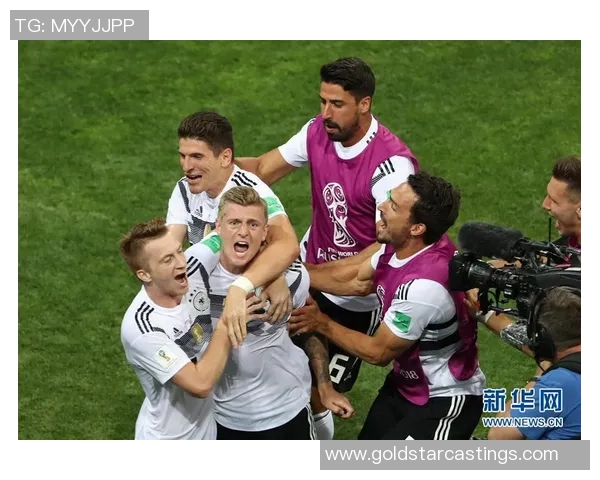 足球星光闪耀全场 随机球星特效带你领略别样精彩瞬间 足球星光闪耀全场 随机球星特效带你领略别样精彩瞬间